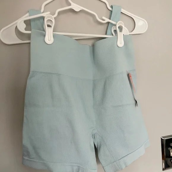 Colsie Ribbed Workout Set - Picture 2 of 2